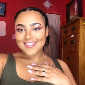 Meet your Posher, Christina